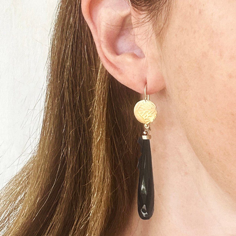 Image of Earrings | Black Onyx, 9ct Gold Discs - Onyx er 2G (WR)