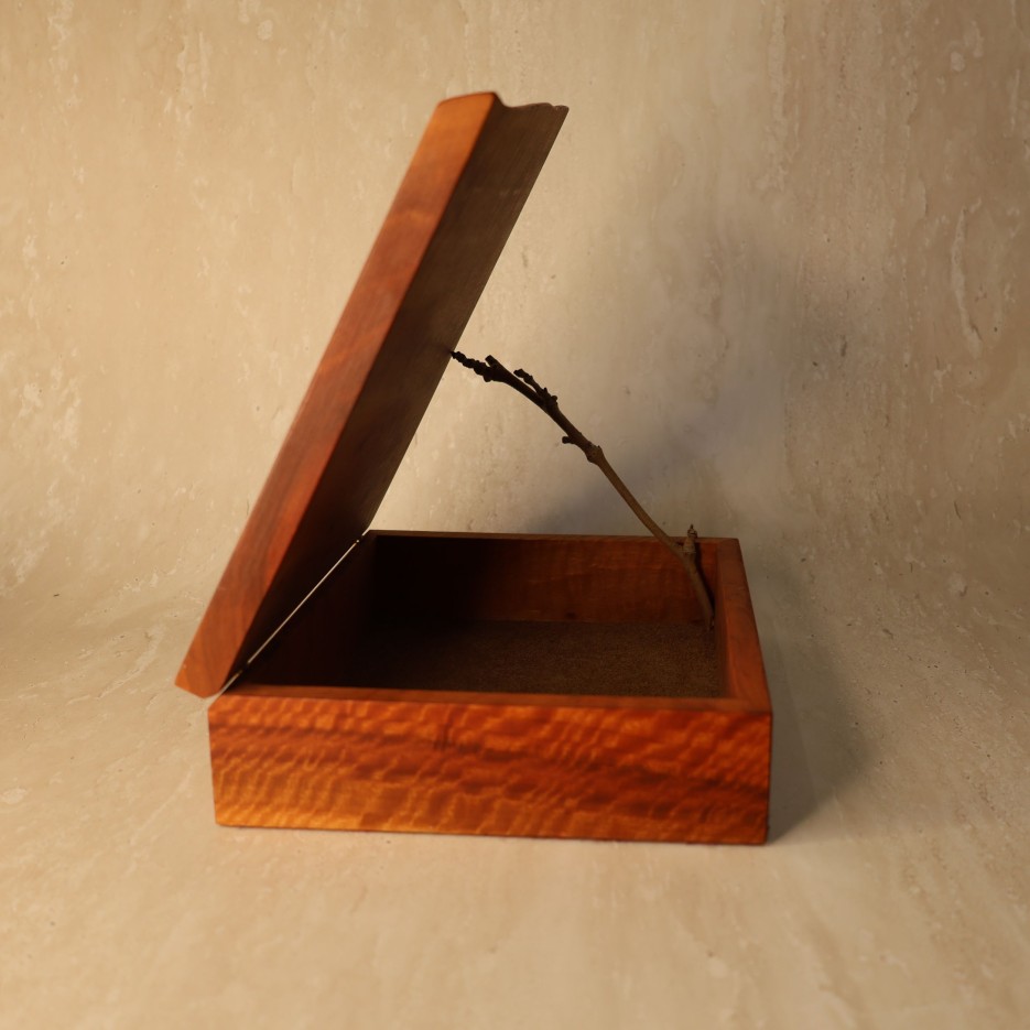 Image of Wooden Box | Rose Gum with Natural Edge 149
