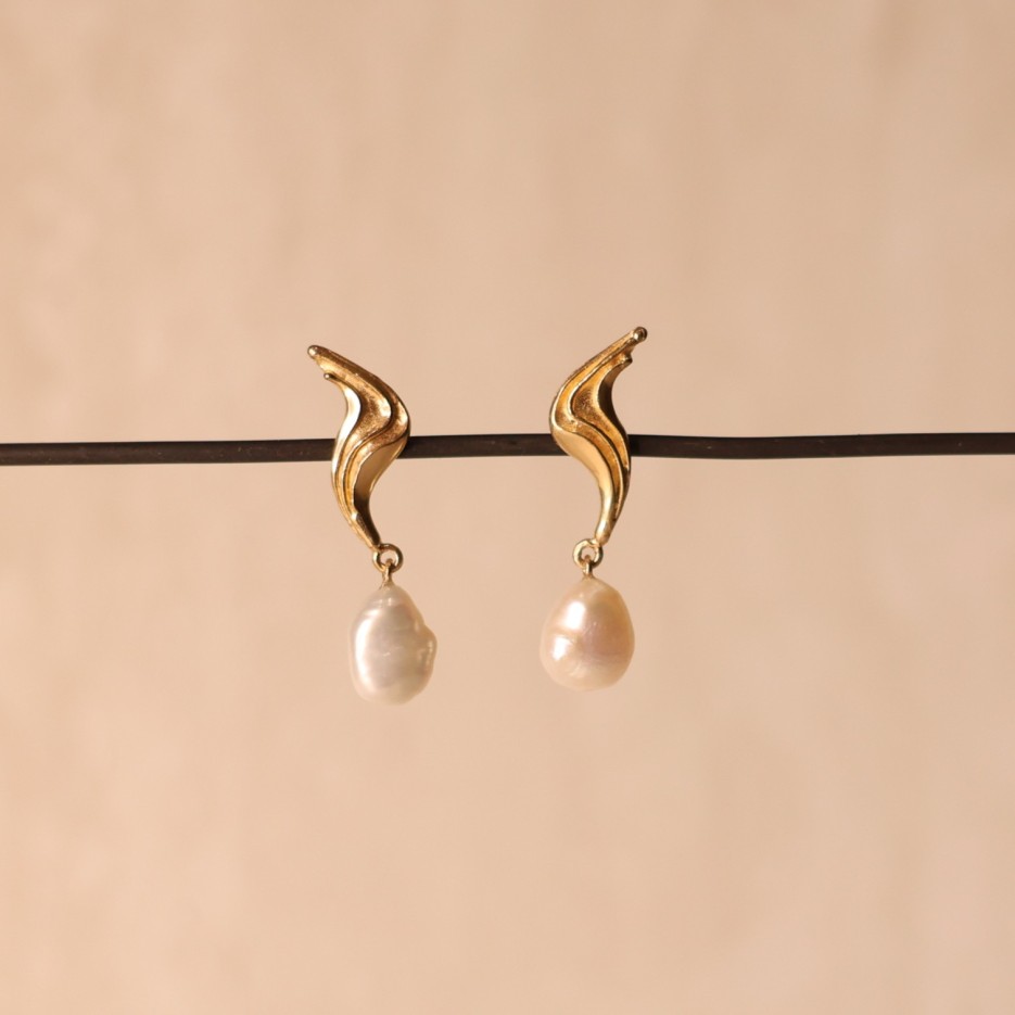Image of Earrings | Studs, Breaking Wave 9ct Gold + FWP (MYBSTE19)