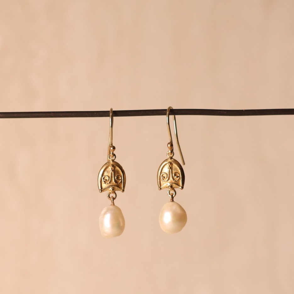 Image of Earrings | Half Moon Frond Design, 9ct Gold + FWP (MYBE21H)