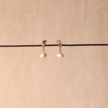 Image for Earrings | Studs, 9ct Gold + FWP (MYBE16)