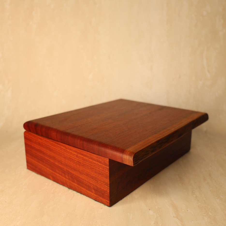 Image of Wooden Box | Jarrah w Natural Edge 159