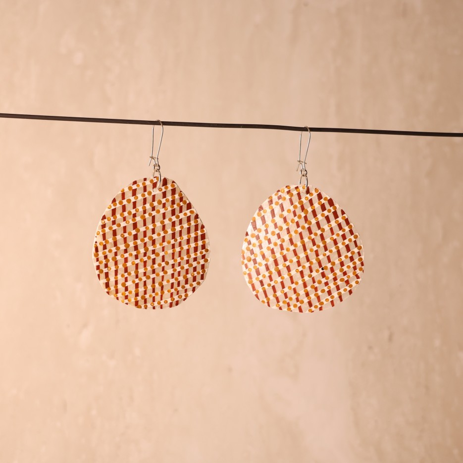 Image of Buku Earrings | Oyster Shell, Earth Pigment (0861-23-2)