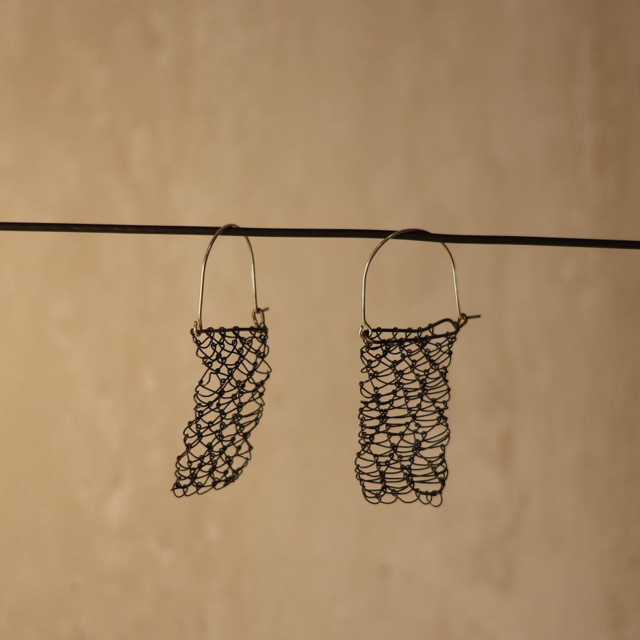 Image of Handwoven Stringbag Earrings |  Desleigh Shields (589-25)