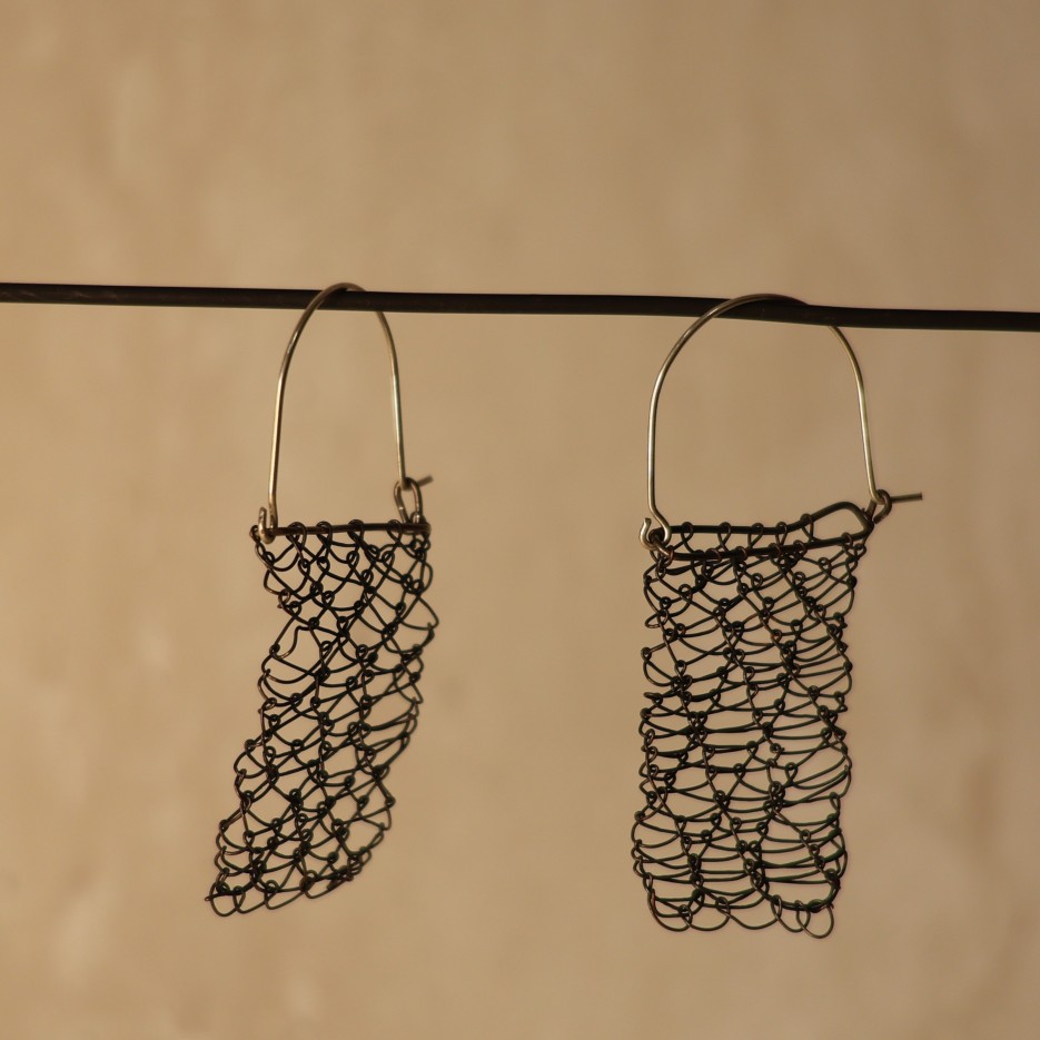Image of Handwoven Stringbag Earrings |  Desleigh Shields (589-25)